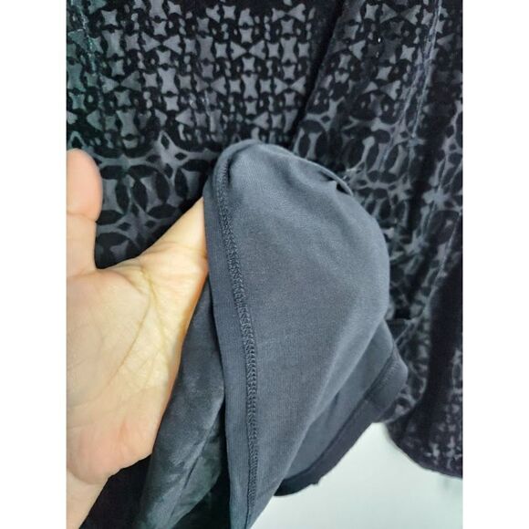 Talbots Women Black Geometric Print Velvet Squared Blouse size 2X - Picture 8 of 9